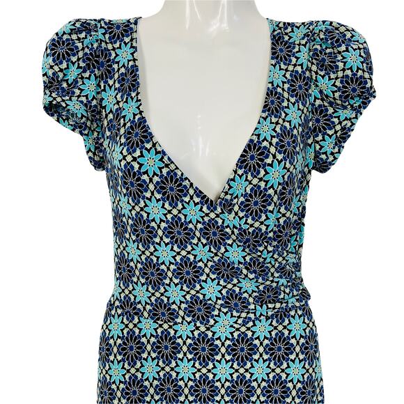 NWT!  Maggy London Multi Color Stretch Dress Size 8P - Picture 3 of 7